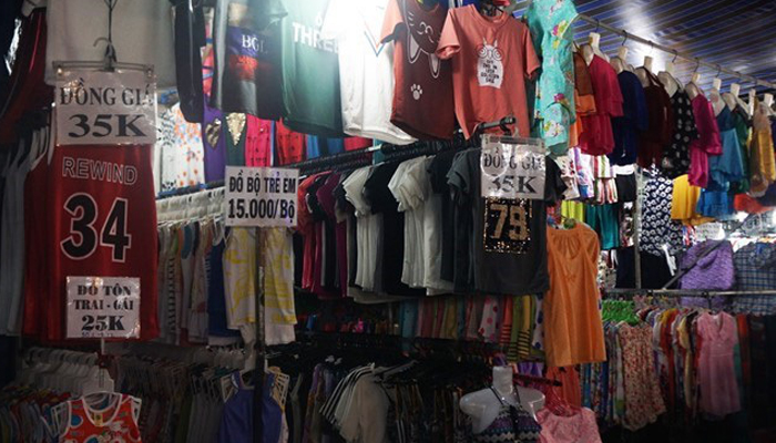 Mua quần áo hàng xôn tại các chợ đầu mối Việt Nam