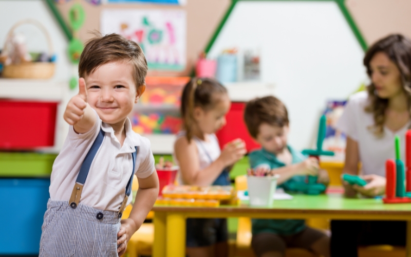 Lợi ích khi cho bé tiếp xúc ngoại ngữ từ sớm