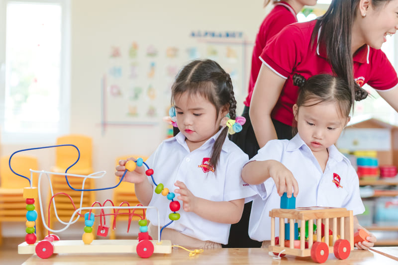 phối hợp giữa nhà trường và gia đình