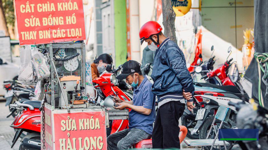 Người tiêu dùng ngày càng mua sắm ngoài giờ hành chính