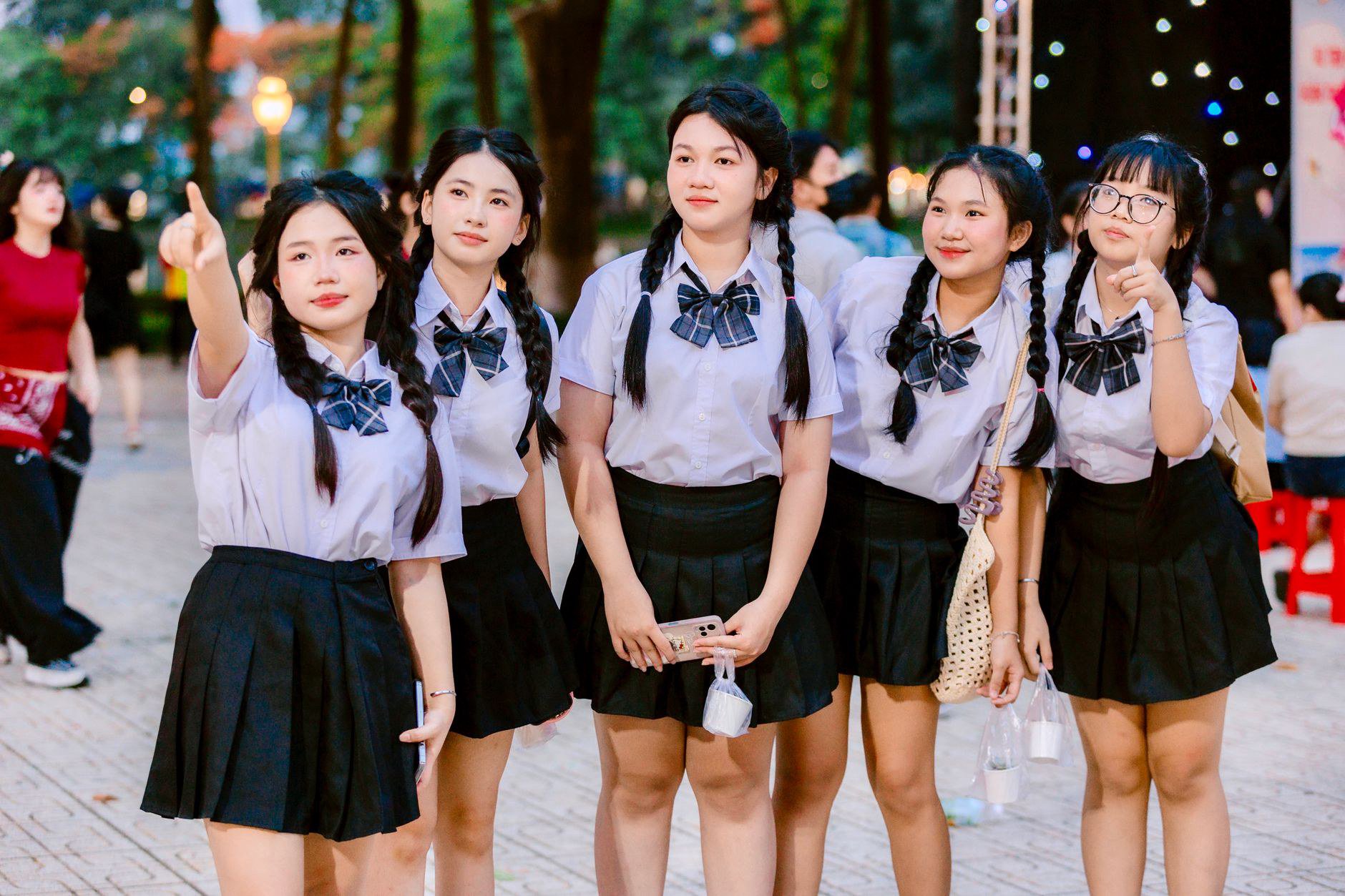 Sai lầm 3: Chọn màu theo số đông trong nhóm chat Sai lầm 3: Chọn màu theo số đông trong nhóm chat